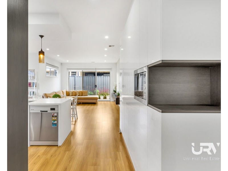 17 Schefflera Street, Craigieburn VIC 3064