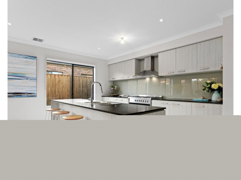 4 Rosette Parade, Mickleham VIC 3064