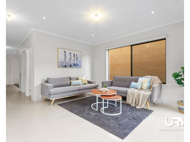 4 Rosette Parade, Mickleham VIC 3064