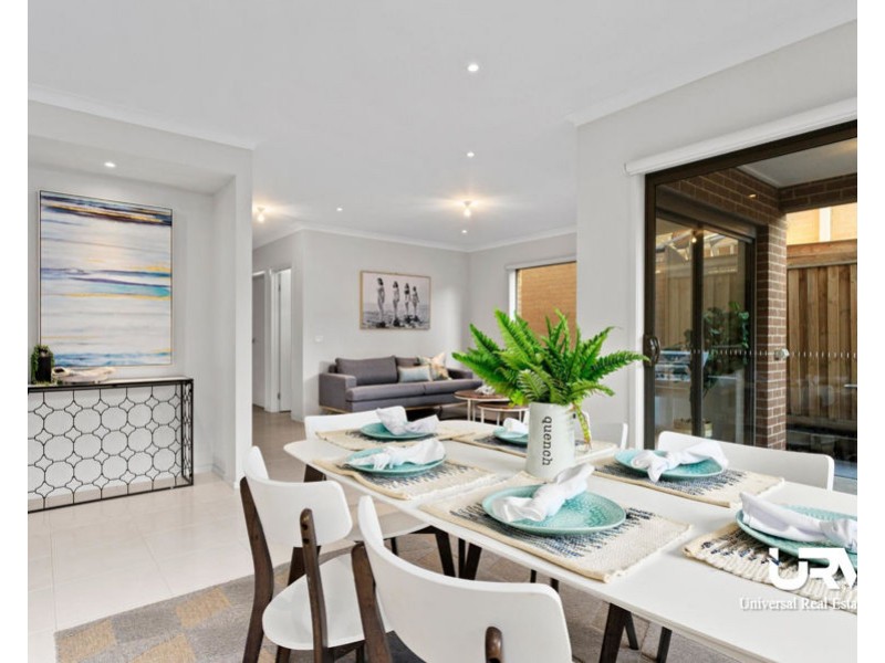 4 Rosette Parade, Mickleham VIC 3064