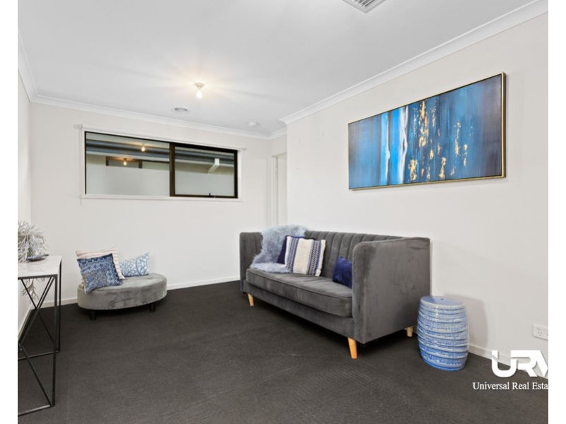 4 Rosette Parade, Mickleham VIC 3064