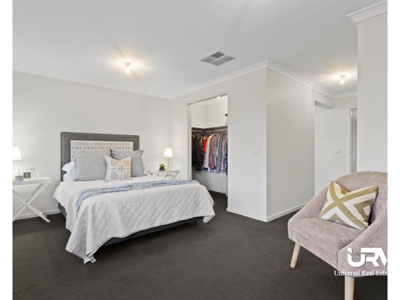 4 Rosette Parade, Mickleham VIC 3064