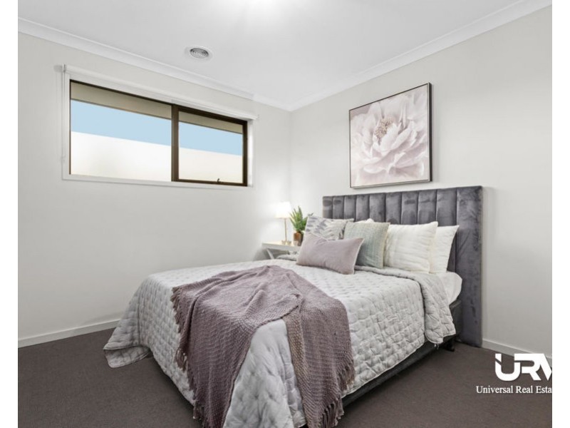 4 Rosette Parade, Mickleham VIC 3064