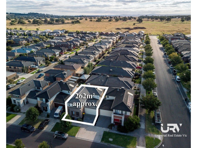4 Rosette Parade, Mickleham VIC 3064