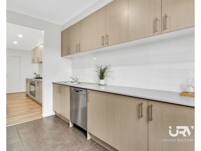 25 Admiration Drive, Craigieburn VIC 3064