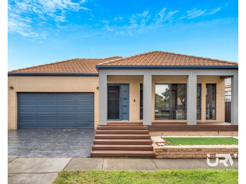 25 Dalwhinnie Crescent, Craigieburn VIC 3064