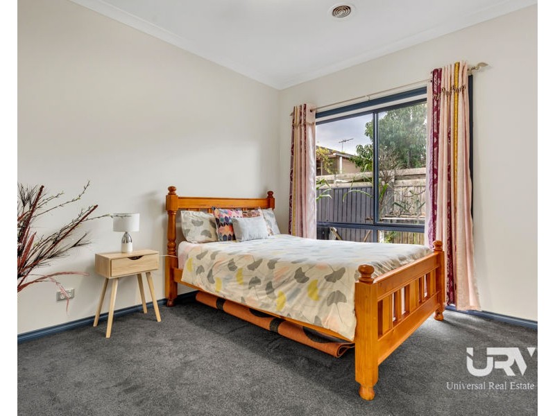 25 Dalwhinnie Crescent, Craigieburn VIC 3064