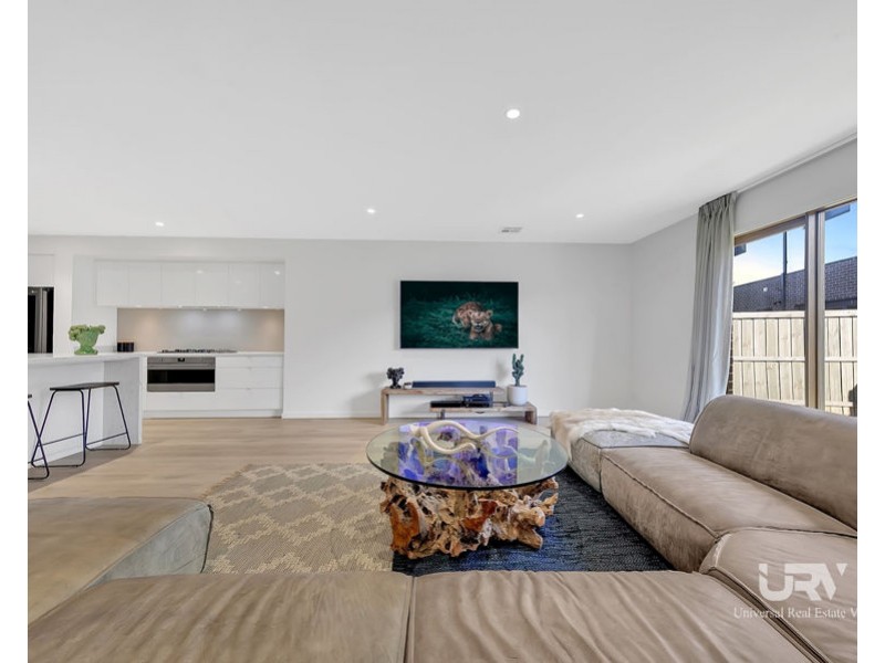 22 McCracken Avenue, Mickleham VIC 3064