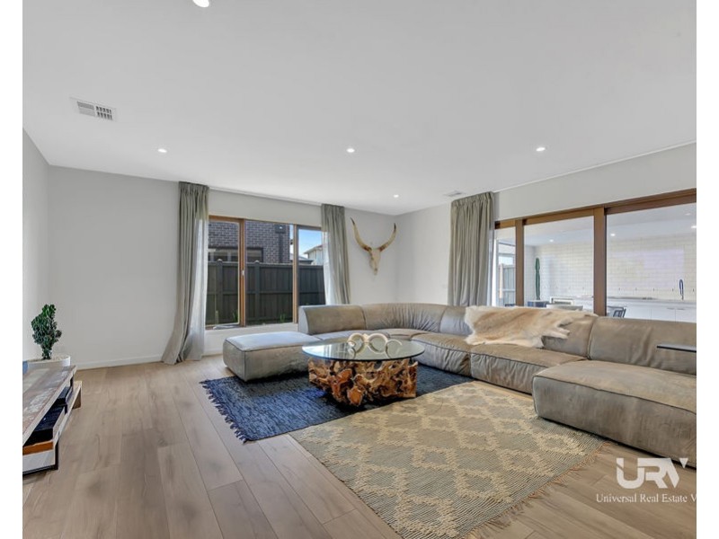 22 McCracken Avenue, Mickleham VIC 3064