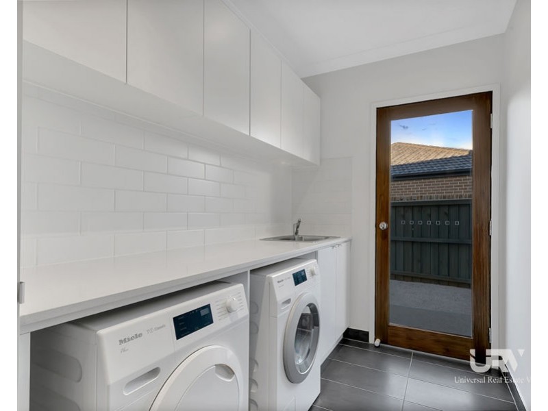 22 McCracken Avenue, Mickleham VIC 3064