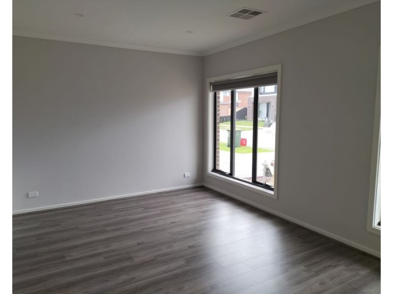 7 Northampton Way, Donnybrook VIC 3064