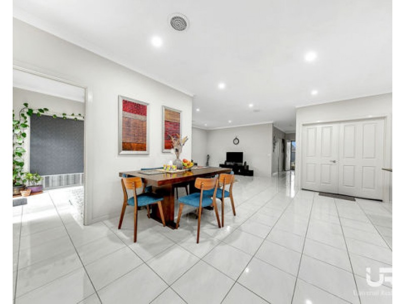 14 Brambuk Avenue, Craigieburn VIC 3064