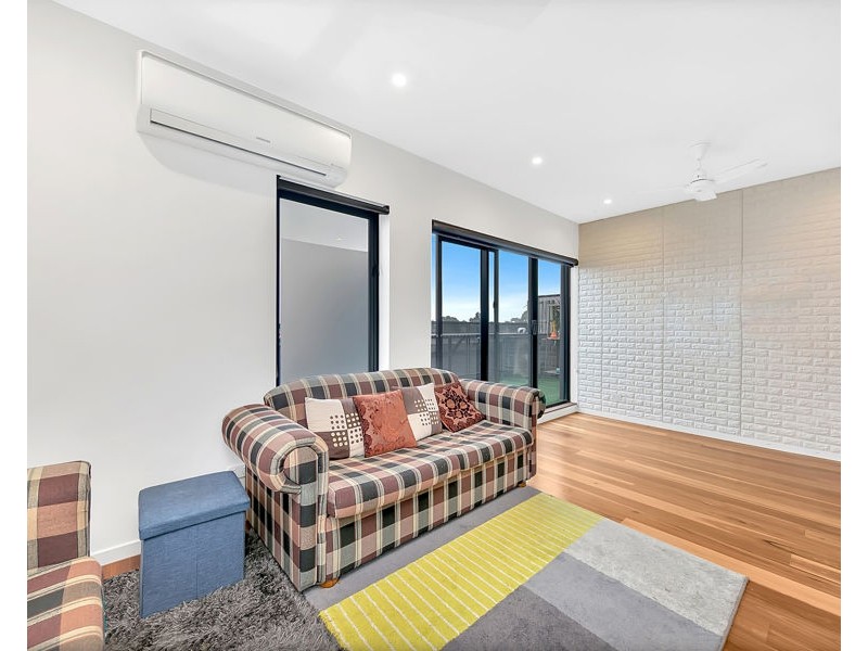 301/30 Oleander Drive, Mill Park VIC 3082