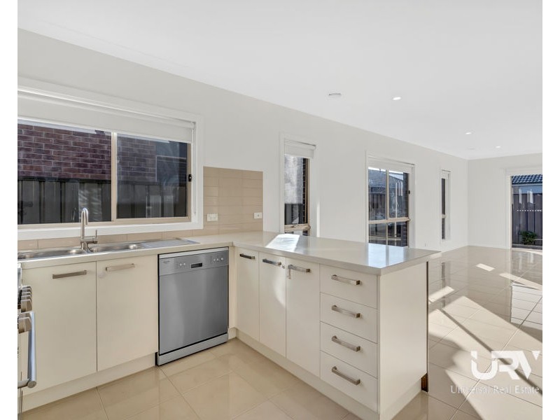 9 Tussock Road, Craigieburn VIC 3064