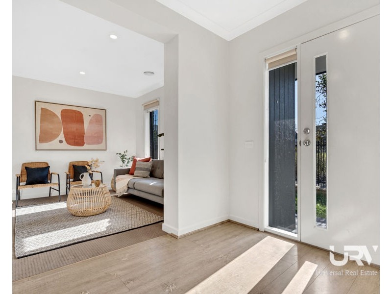 10 Cyan Walk, Craigieburn VIC 3064