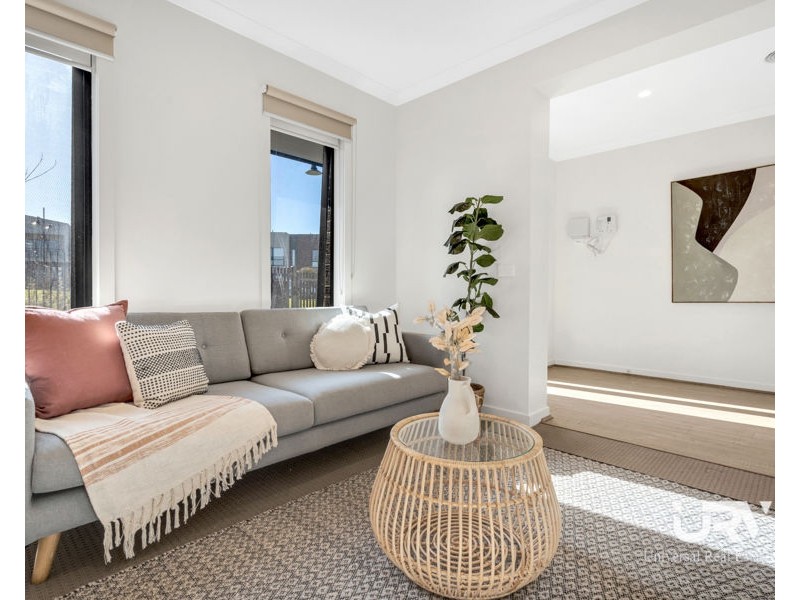 10 Cyan Walk, Craigieburn VIC 3064