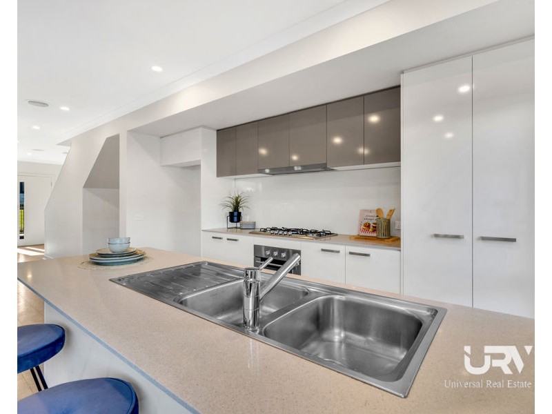 10 Cyan Walk, Craigieburn VIC 3064