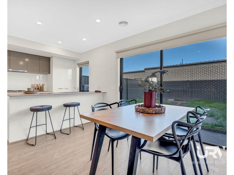 10 Cyan Walk, Craigieburn VIC 3064