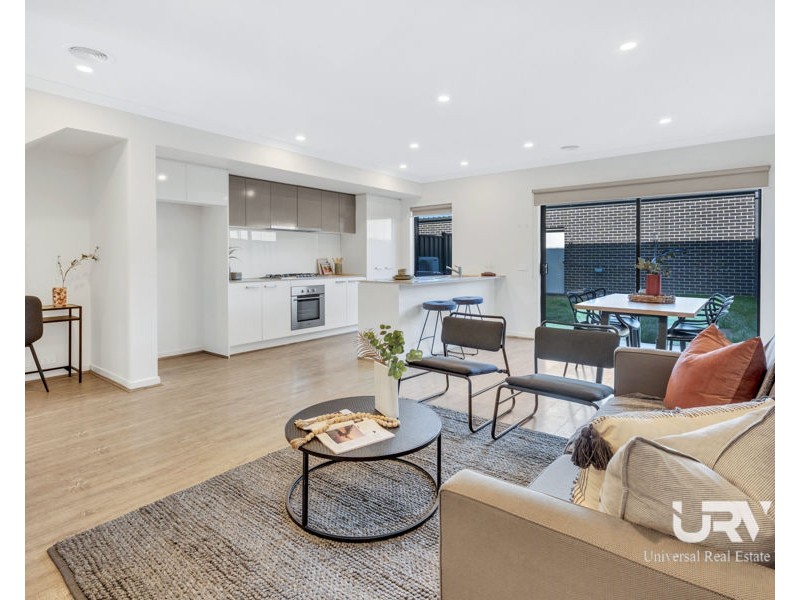 10 Cyan Walk, Craigieburn VIC 3064