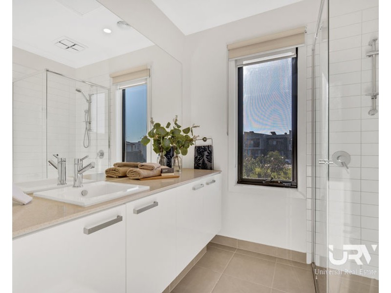 10 Cyan Walk, Craigieburn VIC 3064