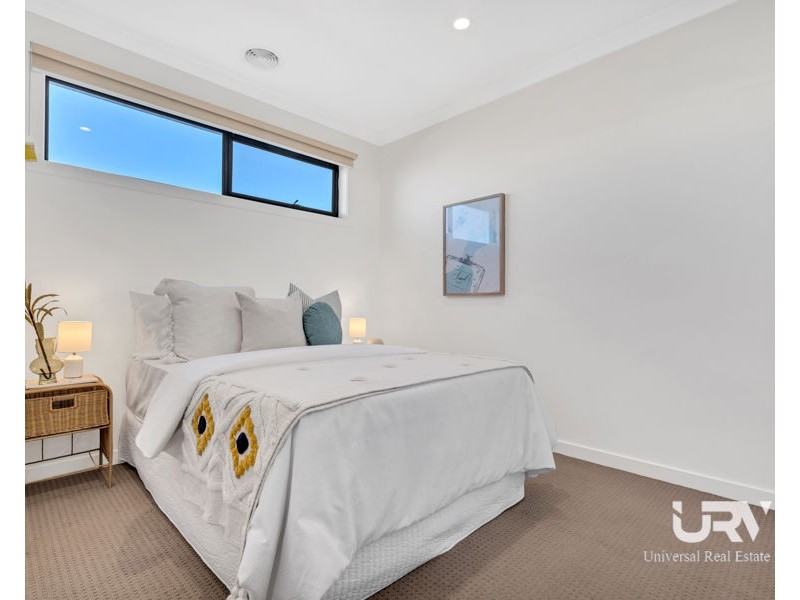 10 Cyan Walk, Craigieburn VIC 3064