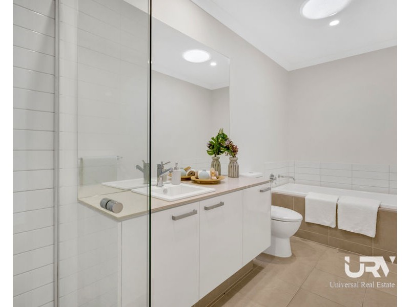 10 Cyan Walk, Craigieburn VIC 3064