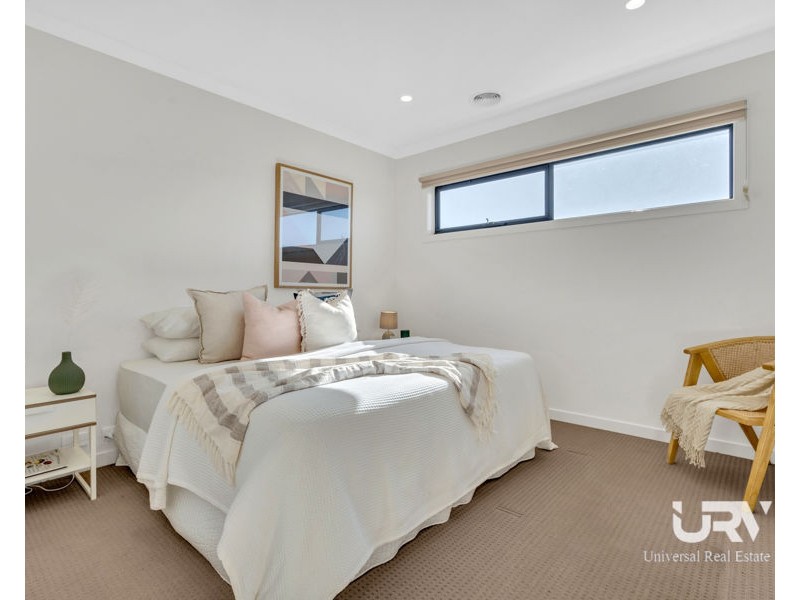 10 Cyan Walk, Craigieburn VIC 3064