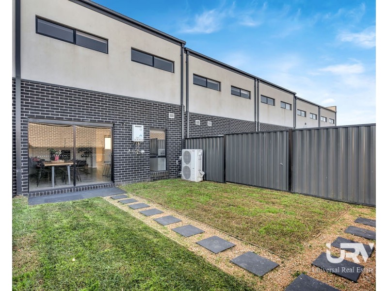 10 Cyan Walk, Craigieburn VIC 3064
