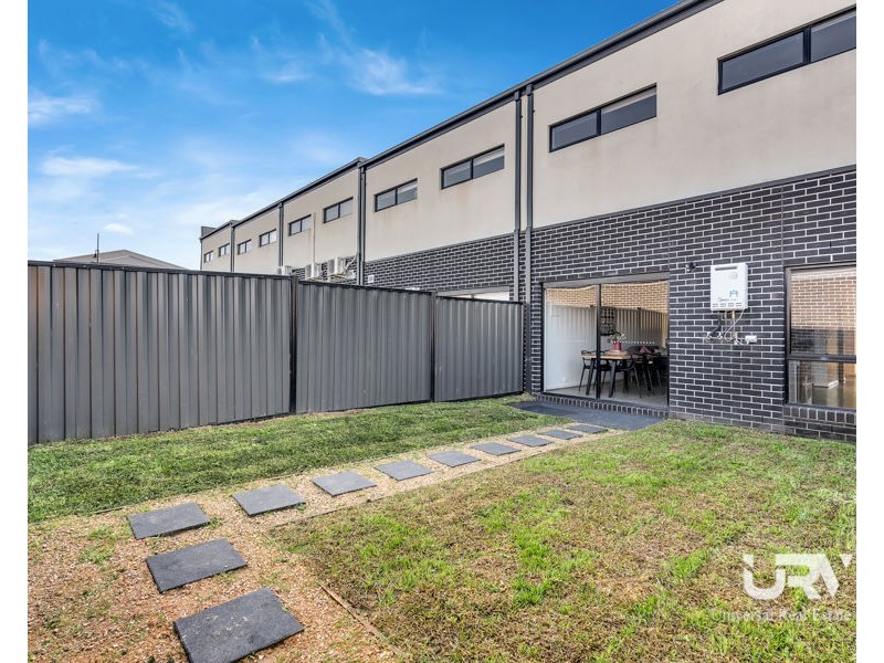 10 Cyan Walk, Craigieburn VIC 3064