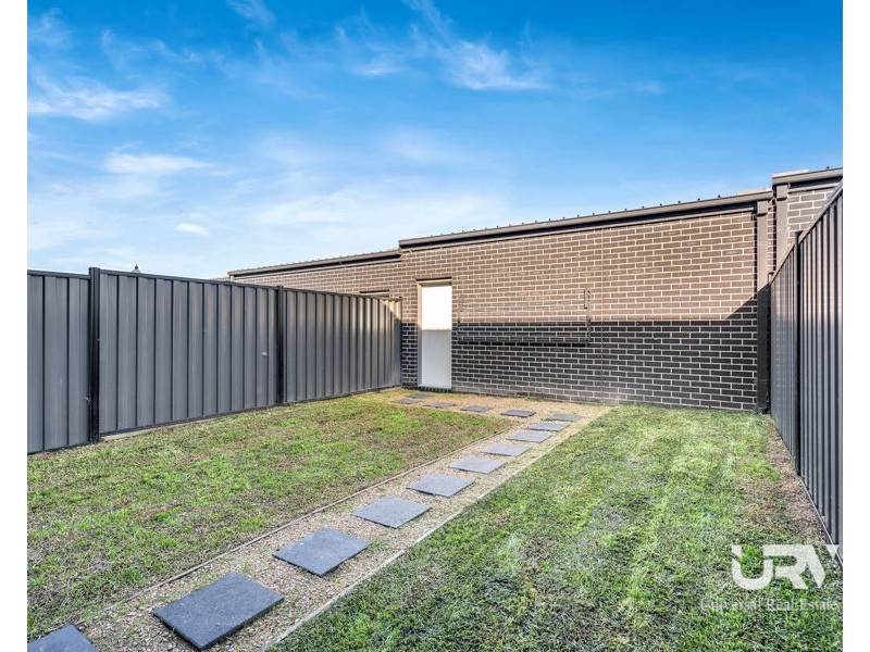 10 Cyan Walk, Craigieburn VIC 3064
