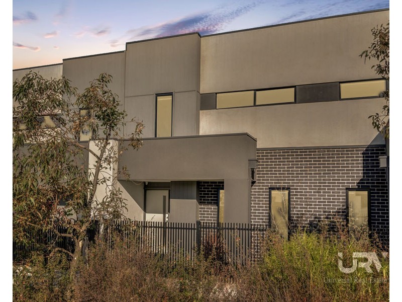 10 Cyan Walk, Craigieburn VIC 3064