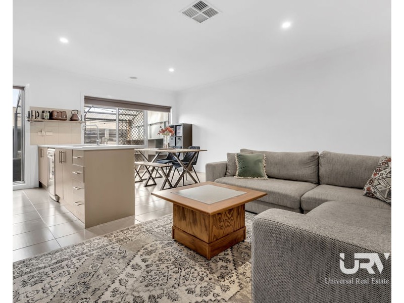 17 Hadley Lane, Craigieburn VIC 3064