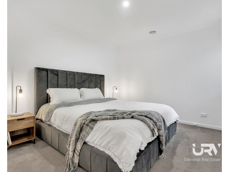 17 Hadley Lane, Craigieburn VIC 3064
