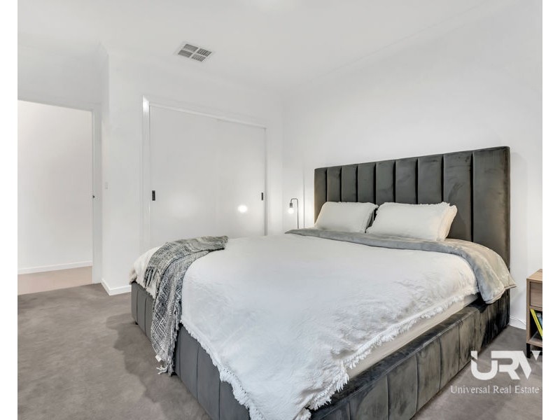 17 Hadley Lane, Craigieburn VIC 3064