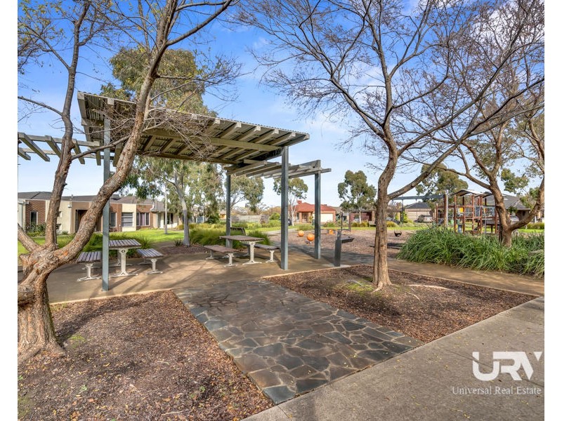 17 Hadley Lane, Craigieburn VIC 3064