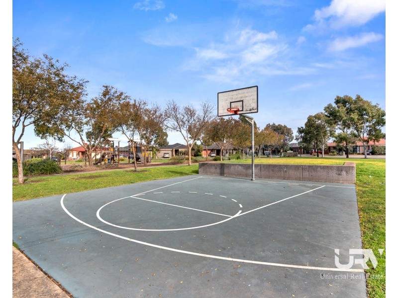 17 Hadley Lane, Craigieburn VIC 3064