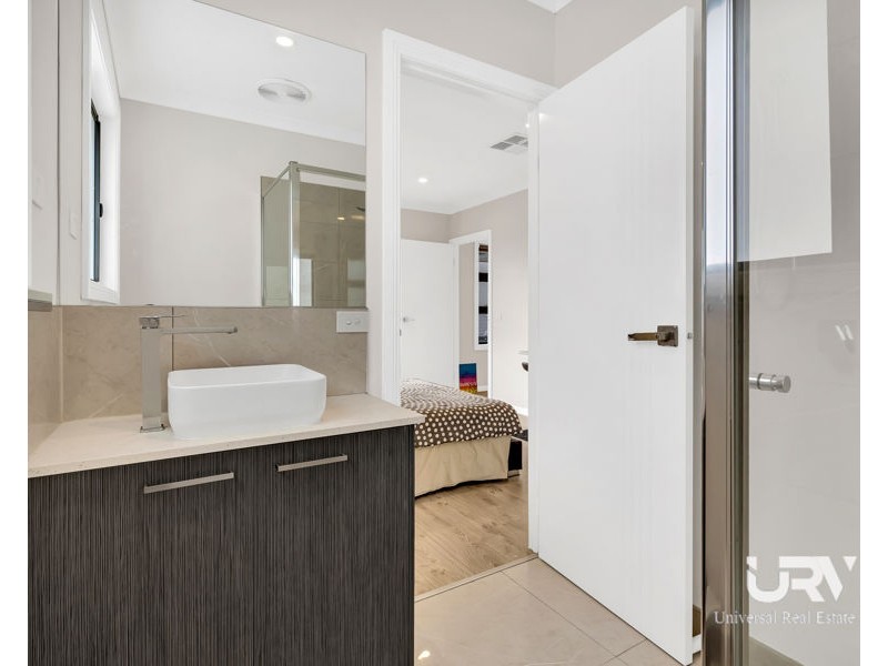 4 Turmeric Avenue, Mickleham VIC 3064