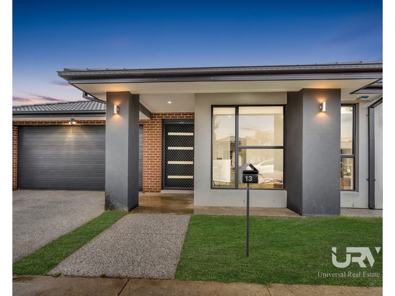 13 Martinshaw Road, Mickleham VIC 3064