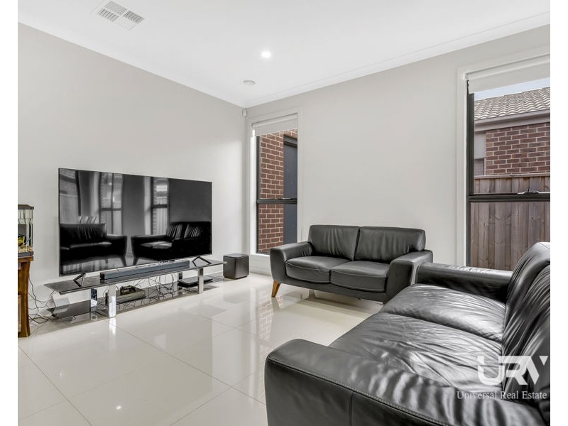 13 Martinshaw Road, Mickleham VIC 3064