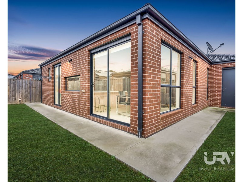 13 Martinshaw Road, Mickleham VIC 3064