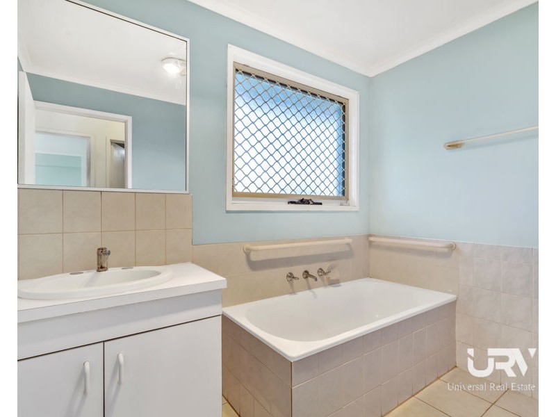 6 Banksia Place, Meadow Heights VIC 3048