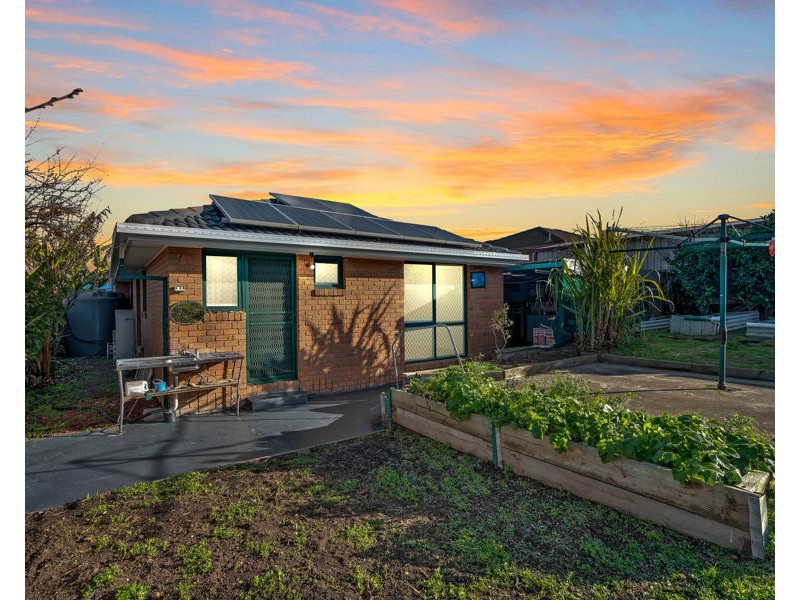 6 Banksia Place, Meadow Heights VIC 3048