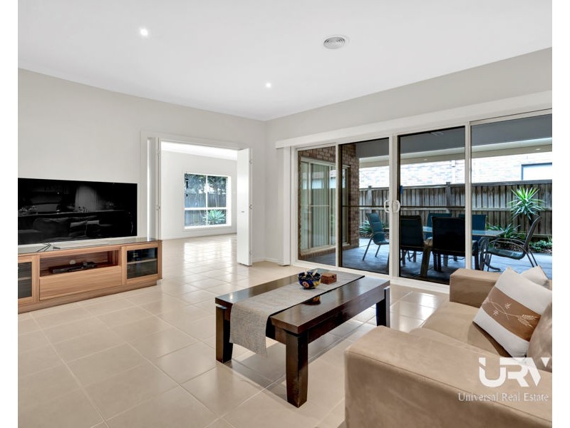 13 Bellfield Drive, Craigieburn VIC 3064