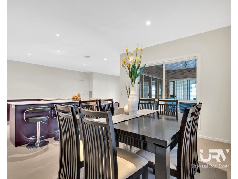 13 Bellfield Drive, Craigieburn VIC 3064