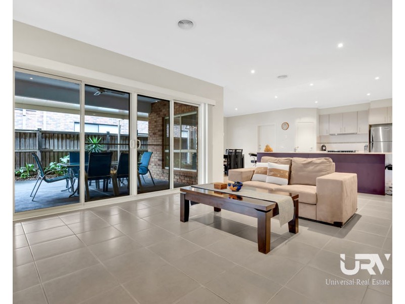 13 Bellfield Drive, Craigieburn VIC 3064