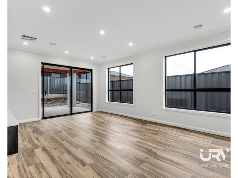31 Adansonia  Circuit, Mickleham VIC 3064