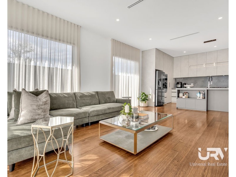 18 Bowenia Avenue, Craigieburn VIC 3064