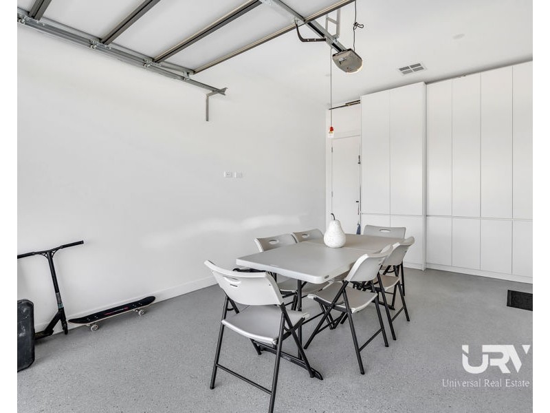 18 Bowenia Avenue, Craigieburn VIC 3064