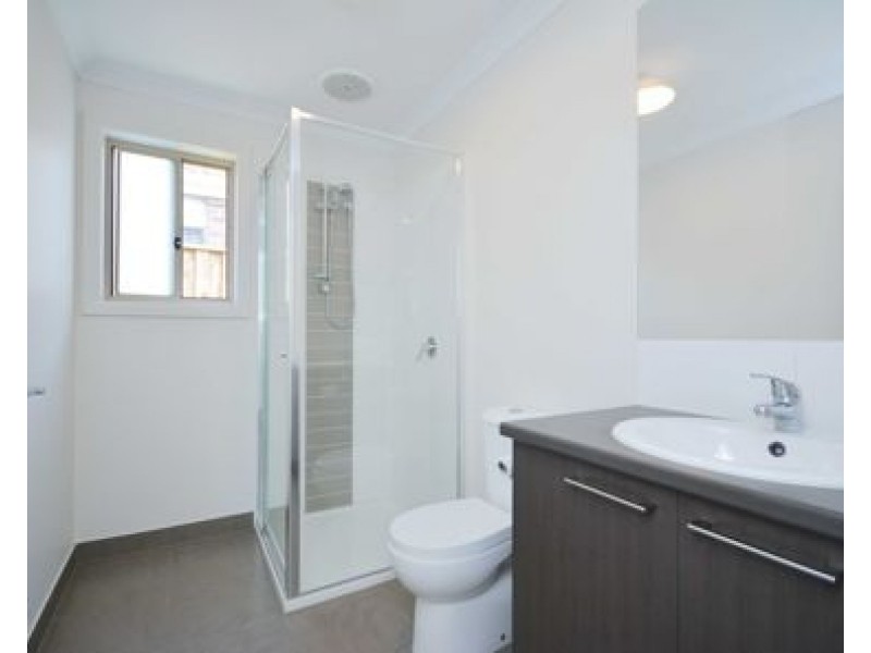 35 Hollington Drive, Mickleham VIC 3064