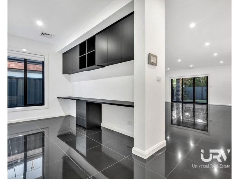 42 Valiant Crescent, Craigieburn VIC 3064